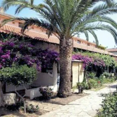 Hotel apartamentowy La Tonnara Di 3*